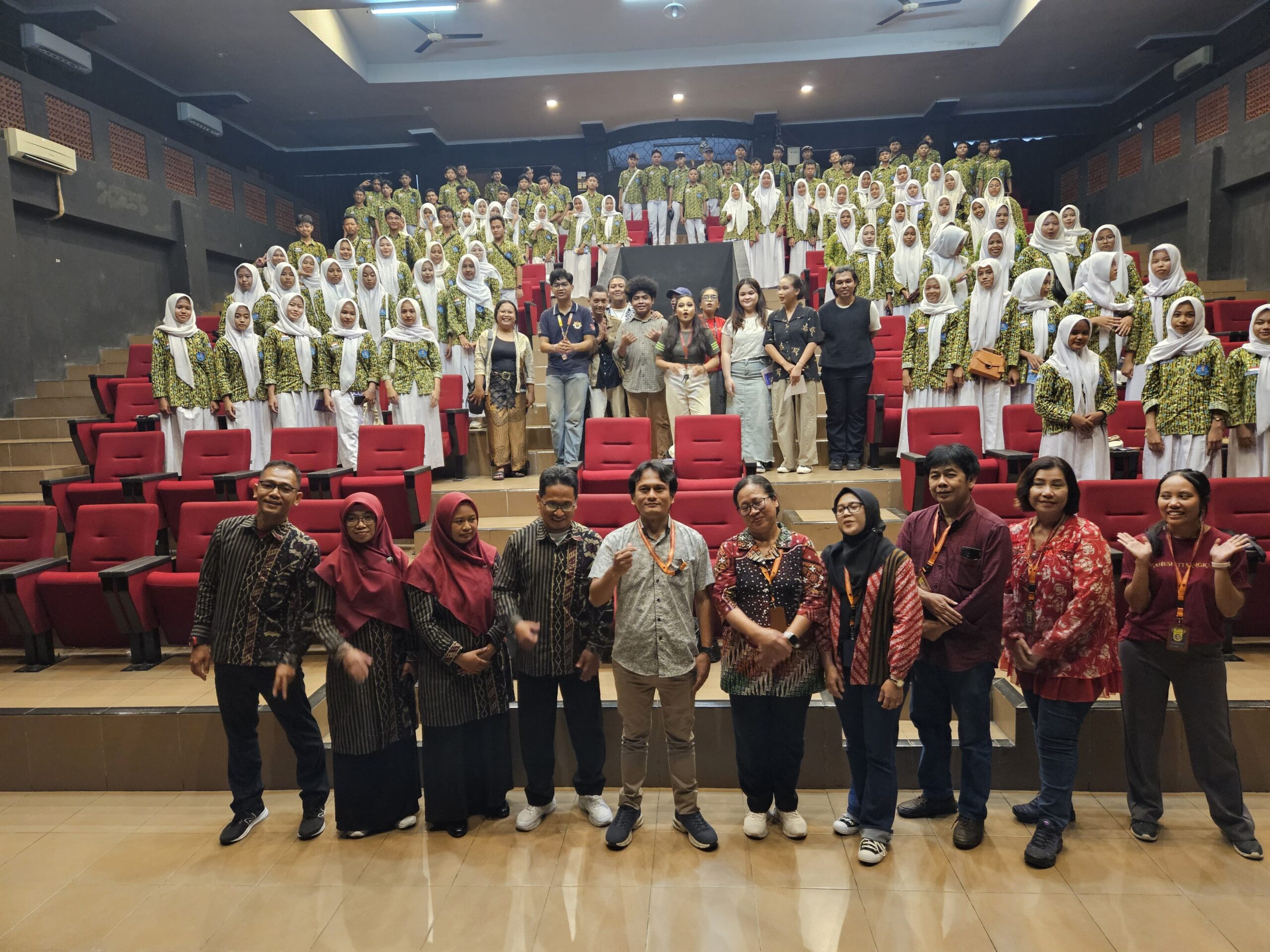 Kunjungan SMA Negeri 1 Ngrambe Jawa Timur